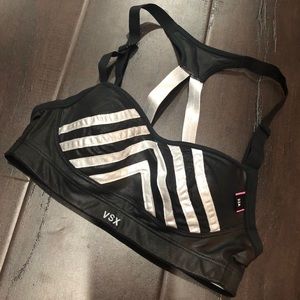 Victoria’s Secret VSX Sports Bra Size 32A